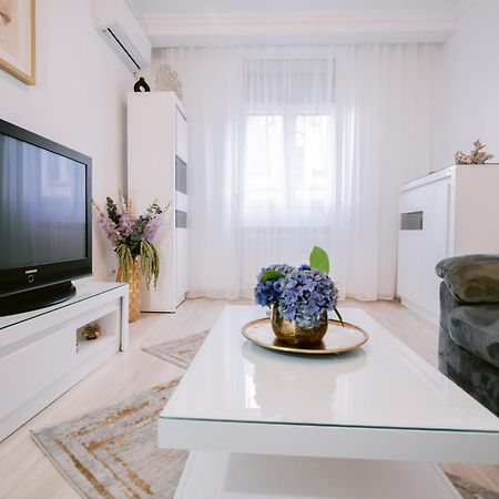 Historic Bucharest Hideway Apartment Luaran gambar