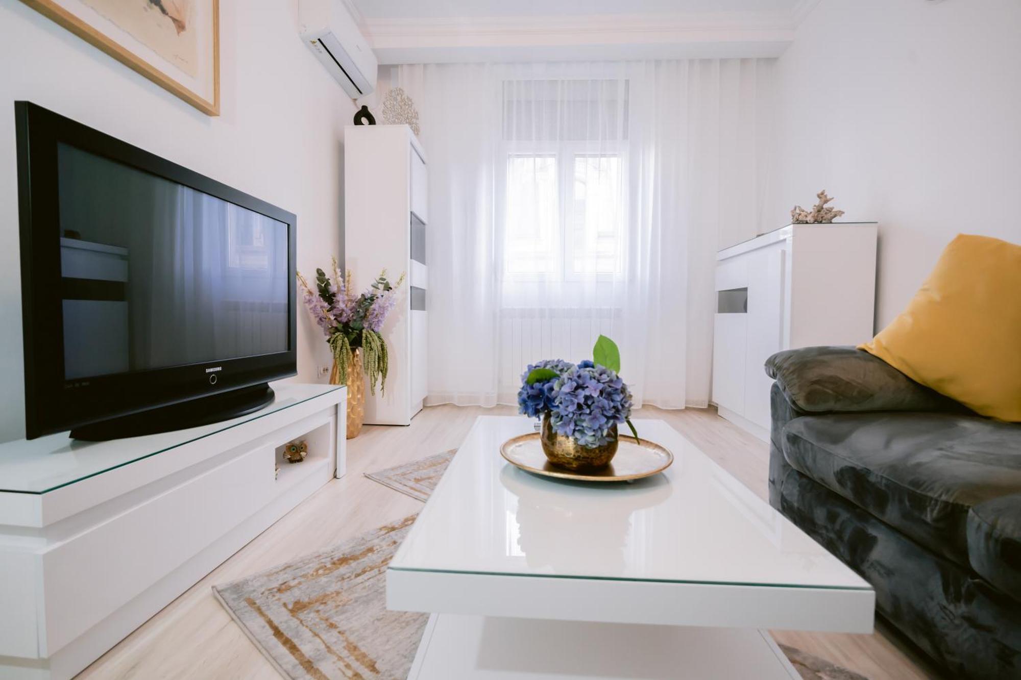 Historic Bucharest Hideway Apartment Luaran gambar